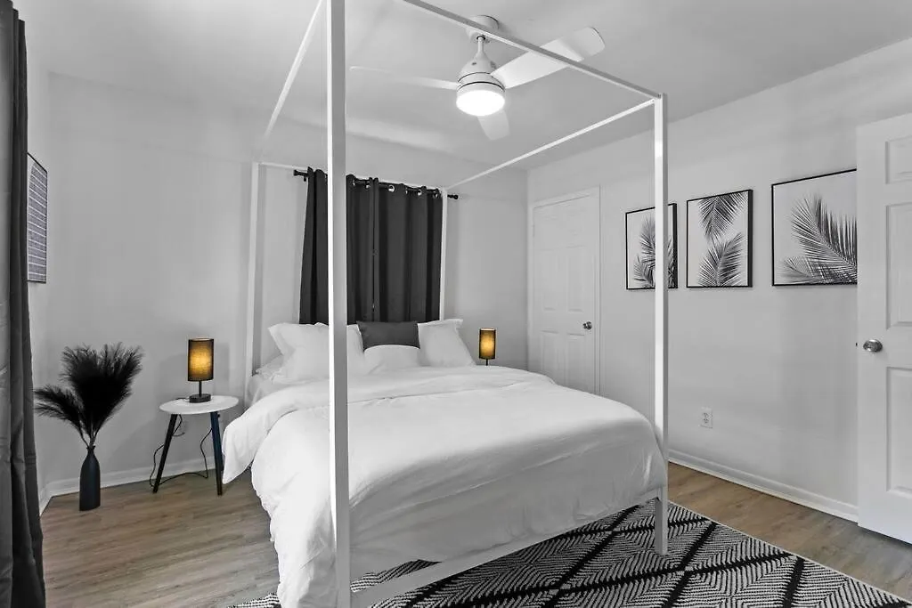 Zebra House - Close 2 All Tampabay Has To Offer USA