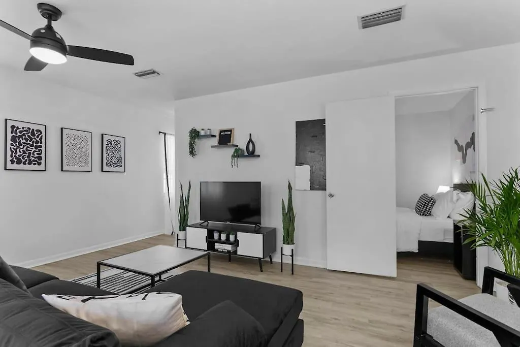 Apartment Zebra House - Close 2 All Tampabay Has To Offer USA