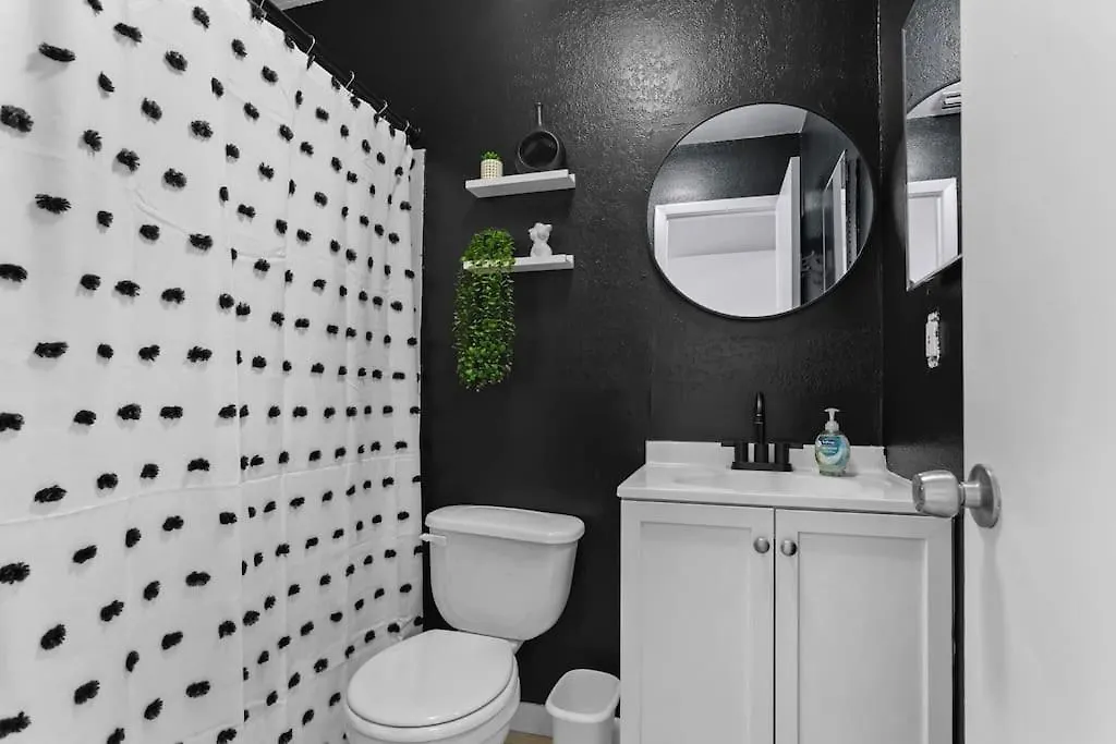 Zebra House - Close 2 All Tampabay Has To Offer Apartment
