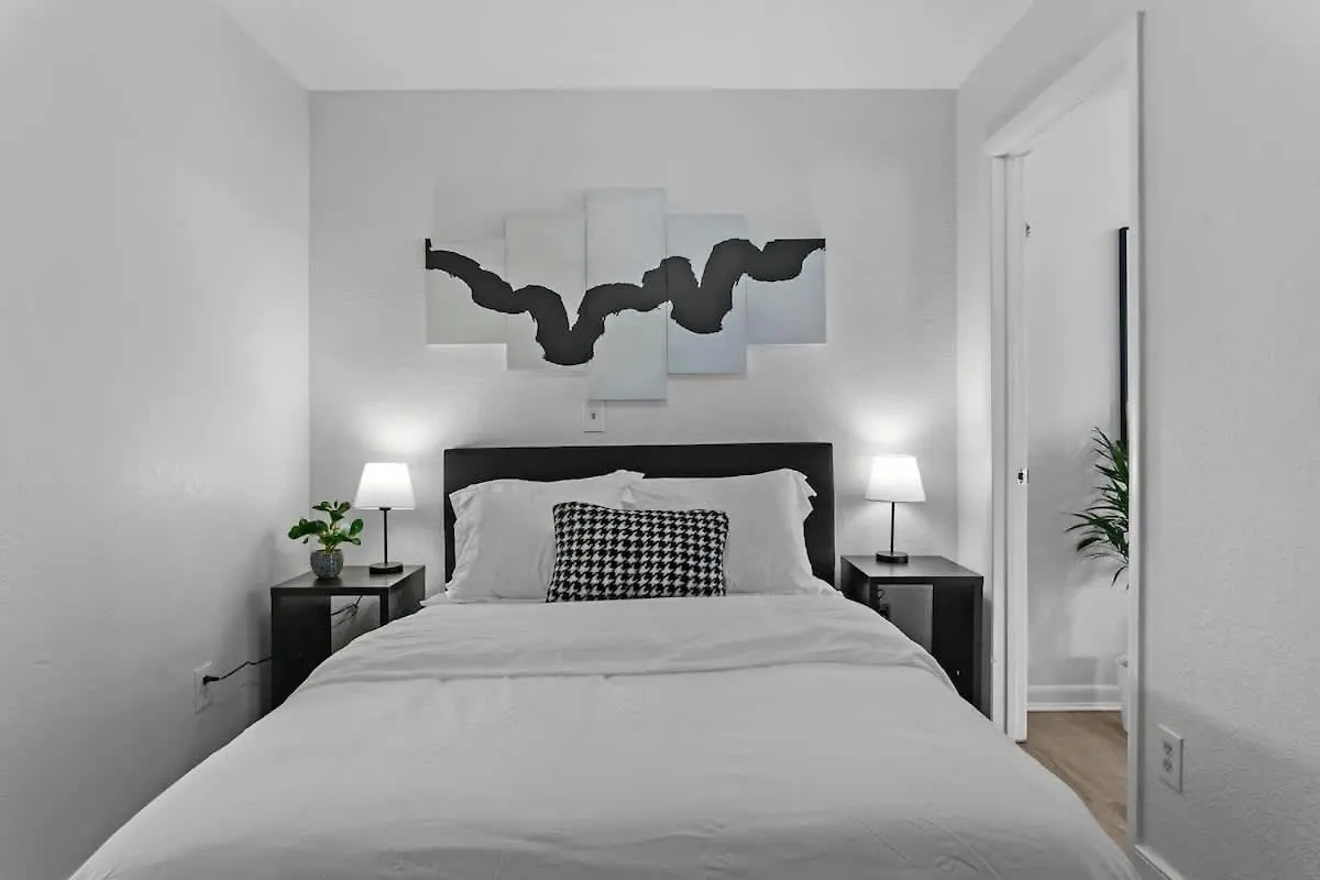 Zebra House - Close 2 All Tampabay Has To Offer USA
